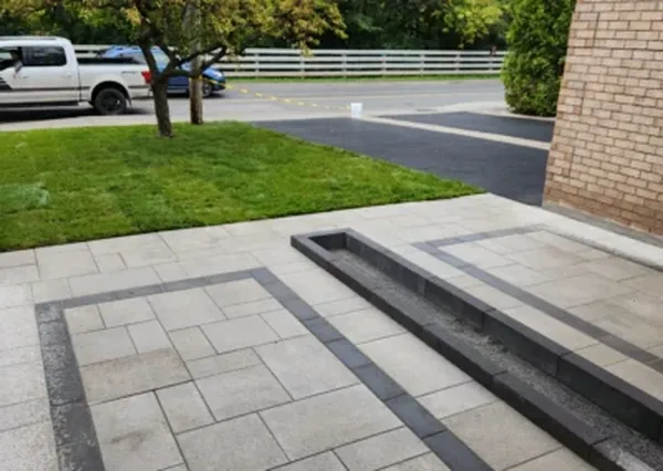 Escalier et pavé uni remis à niveau par Pavage BGR